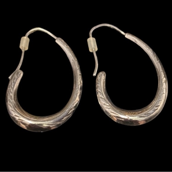 Vintage Etched Sterling Silver Earrings & bonus studs - Picture 6 of 9